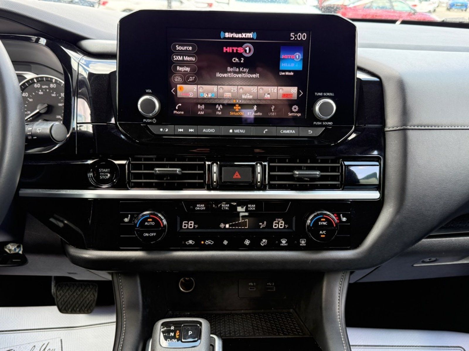 Used 2025 Nissan Pathfinder SV FWD image 28