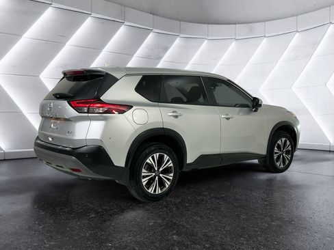 Used 2023 Nissan Rogue SV FWD image 4