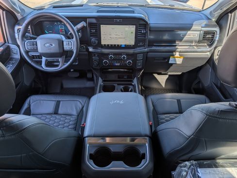 New 2026 Ford F250 Lariat w/ Black Appearance Package AWD/4WD image 11