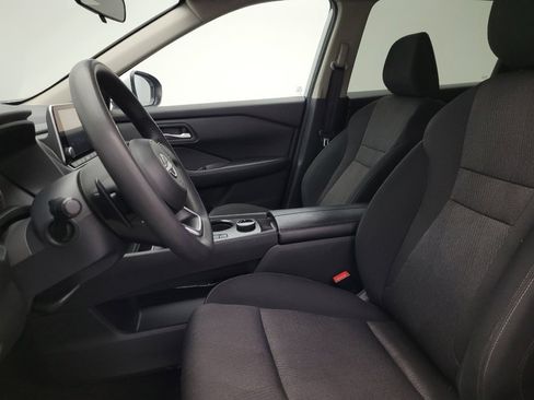 Used 2024 Nissan Rogue SV AWD/4WD image 17