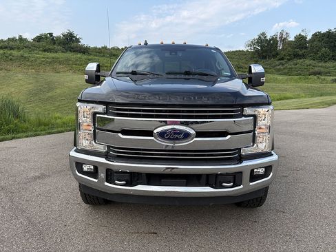 Used 2019 Ford F250 Lariat w/ Lariat Ultimate Package AWD/4WD image 8