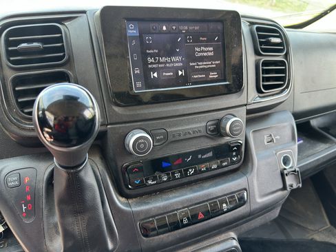 Used 2025 RAM ProMaster 2500 w/ Convenience Group FWD image 24