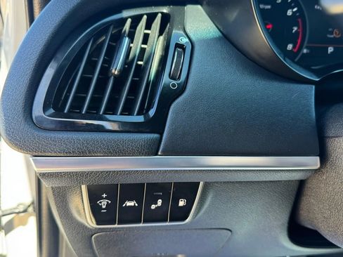 Used 2019 Kia Stinger GT1 image 27