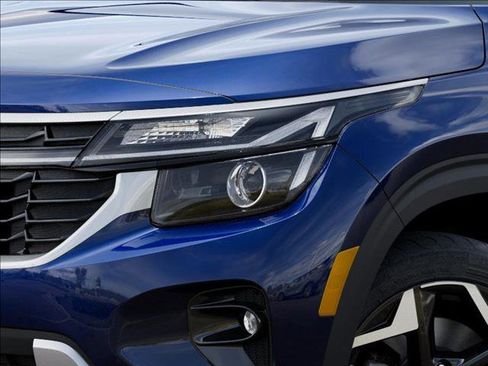 New 2025 Kia Seltos EX image 10
