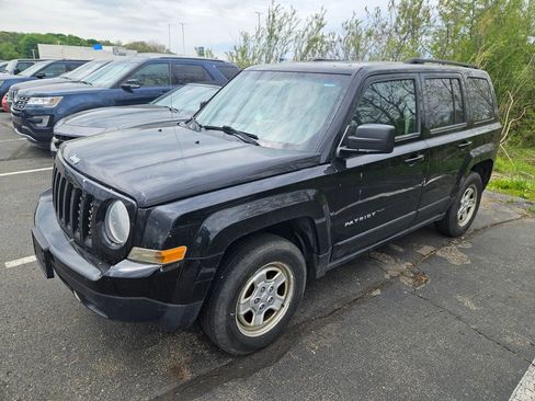 Used 2016 Jeep Patriot Sport w/ Power Value Group AWD/4WD image 1
