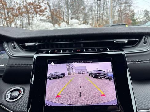 New 2025 Jeep Grand Cherokee Laredo image 11