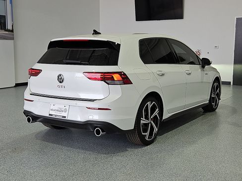 New 2026 Volkswagen GTI SE FWD image 9
