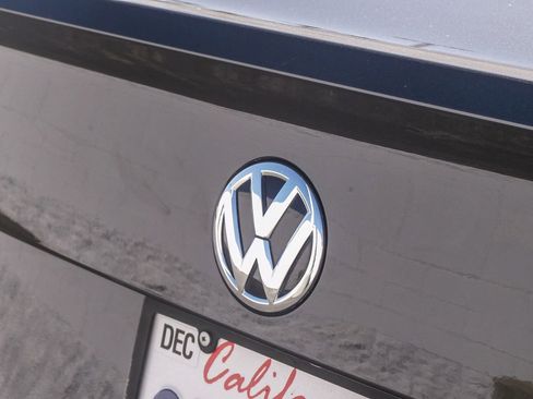 Used 2020 Volkswagen Jetta R-Line FWD image 11