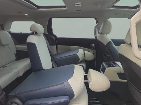 New 2026 Kia Carnival SX Prestige FWD image 16