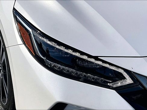 Used 2020 Nissan Sentra SR w/ Premium Package FWD image 32