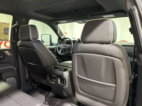 Used 2025 GMC Sierra 2500 AT4X AWD/4WD image 15