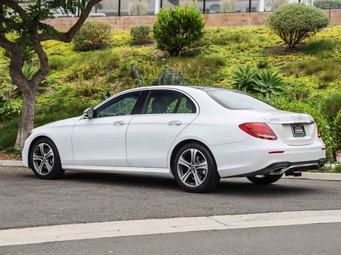 Used 2019 Mercedes-Benz E 300 image 3