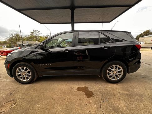 Used 2023 Chevrolet Equinox LS image 4