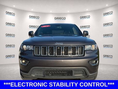Used 2018 Jeep Grand Cherokee Laredo RWD image 2