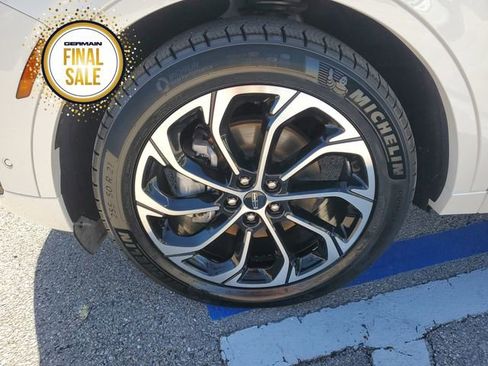 Used 2024 Lincoln Nautilus Reserve image 10