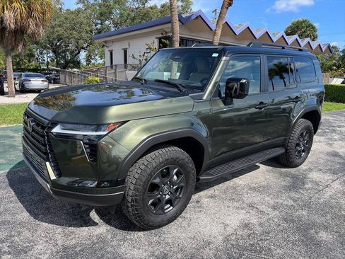 Used 2024 Lexus GX 550 AWD/4WD image 2
