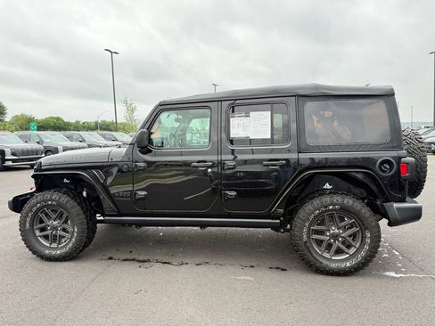 Used 2021 Jeep Wrangler Unlimited Sport AWD/4WD image 9