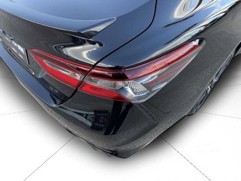 Used 2021 Toyota Camry SE w/ Carpet Mat Package (TMS) image 13