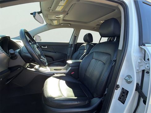 Used 2016 Kia Sportage EX w/ EX Premium Package image 2