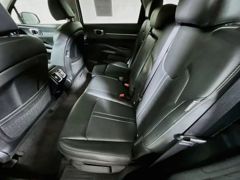 Used 2024 Kia Sorento S FWD image 21