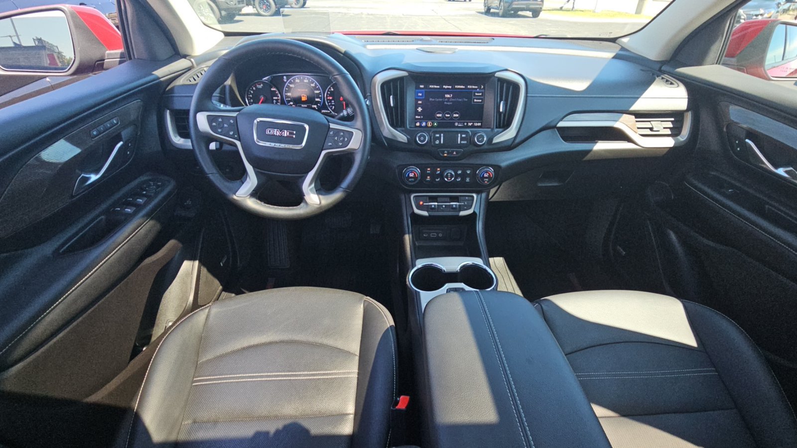 Used 2024 GMC Terrain Denali w/ Denali Premium Package AWD/4WD image 8