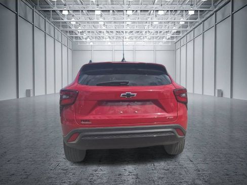 Certified 2026 Chevrolet Trax RS w/ Driver Confidence Package FWD image 5