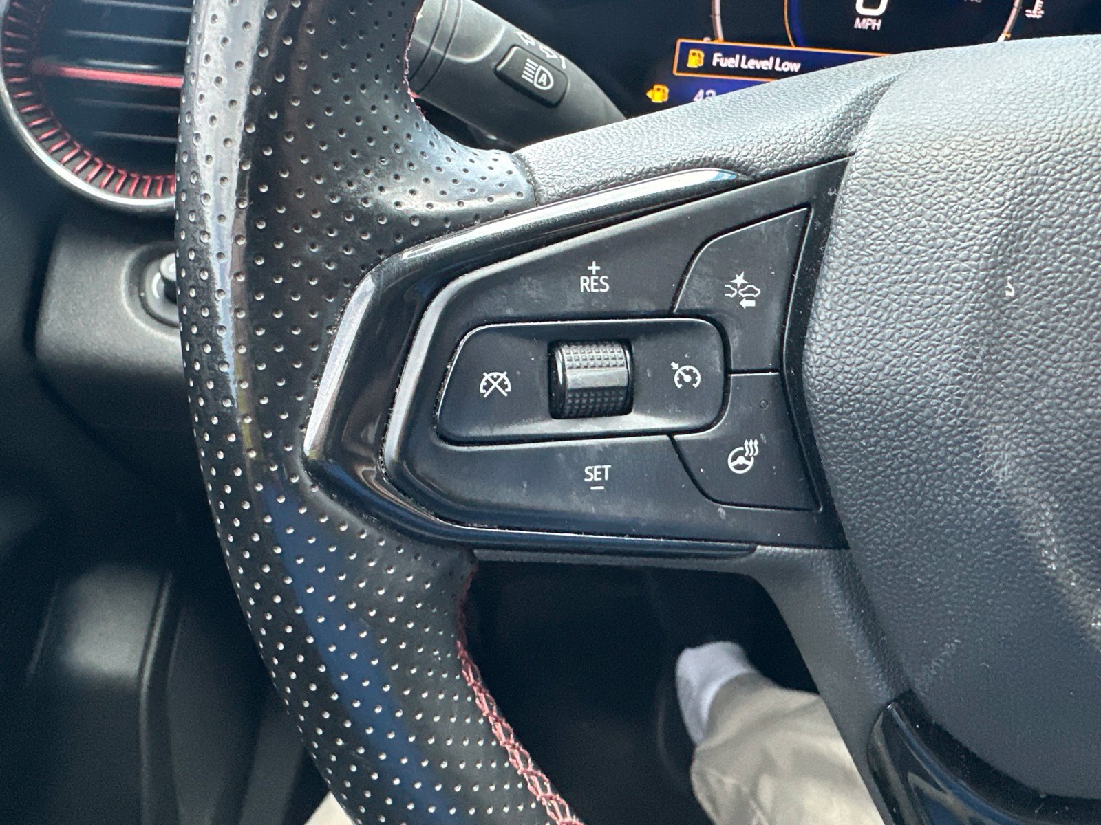 Used 2024 Chevrolet Trax RS FWD image 26
