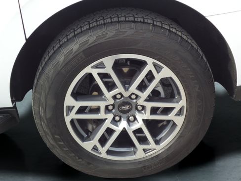 Used 2025 Ford Expedition Max Active AWD/4WD image 9