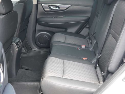 Used 2019 Nissan Rogue SV FWD image 22