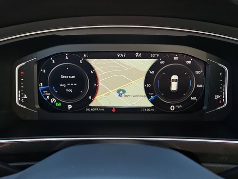 Used 2022 Volkswagen Tiguan SEL R-Line image 19