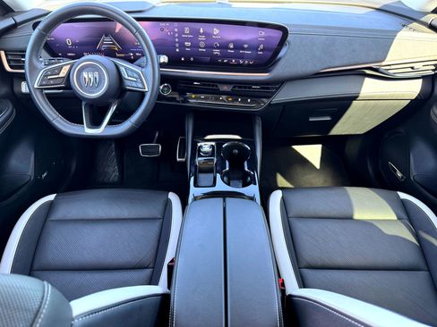 Used 2025 Buick Envision Sport Touring image 21