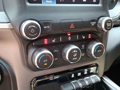 Certified 2022 RAM 1500 Big Horn AWD/4WD image 16