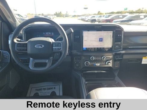 New 2026 Ford F250 Lariat w/ Black Appearance Package image 4