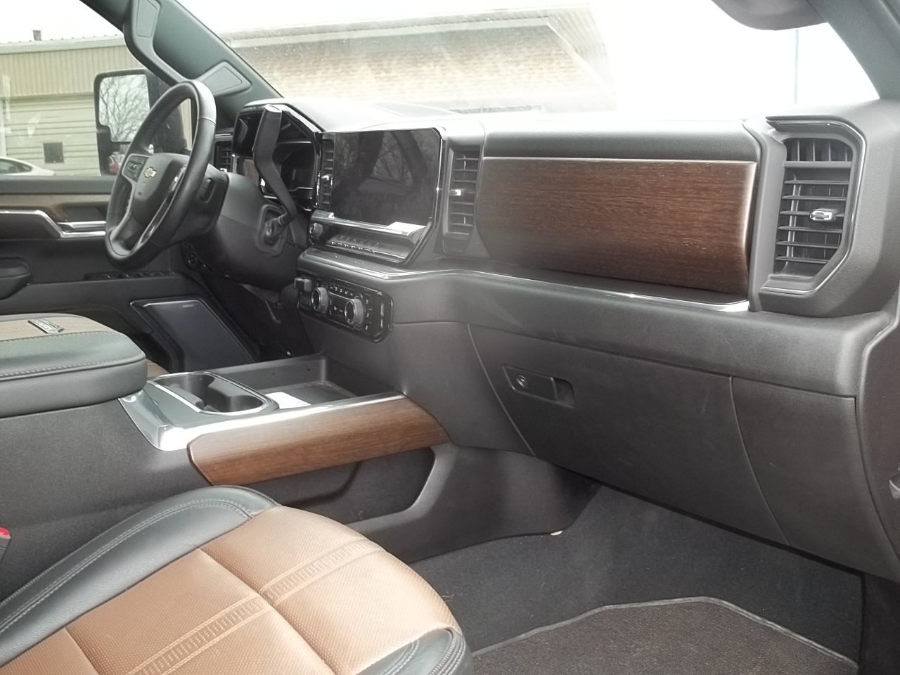 Used 2024 Chevrolet Silverado 2500 High Country w/ High Country Premium Package AWD/4WD image 11
