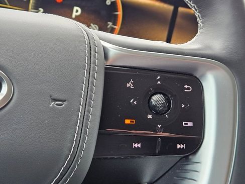 Used 2025 INFINITI QX80 Sensory image 26