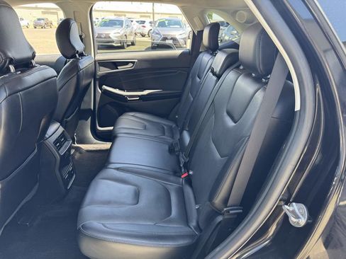 Used 2019 Ford Edge Titanium w/ Equipment Group 301A image 23