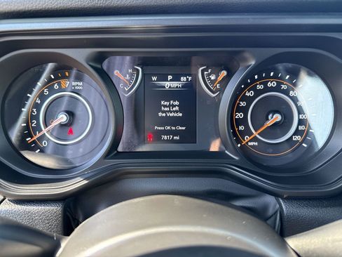 Used 2024 Jeep Gladiator Sport image 22