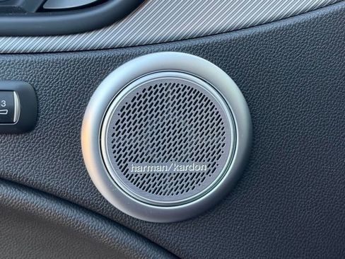 Used 2022 Alfa Romeo Stelvio Veloce image 23