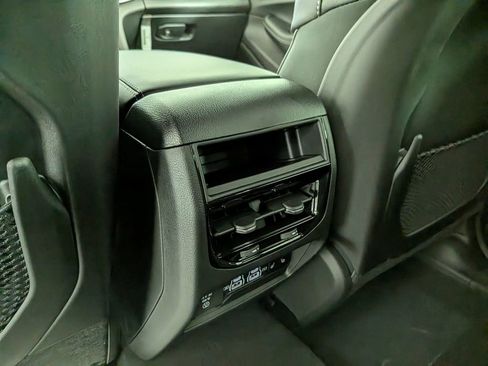 New 2025 Jeep Grand Cherokee Limited w/ Luxury Tech Group II image 33