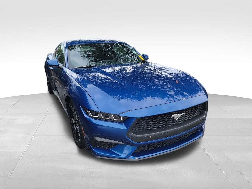 Used 2024 Ford Mustang Coupe RWD image 3
