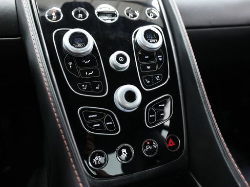 Used 2014 Aston Martin Vanquish Coupe RWD image 40