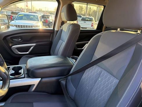 Used 2021 Nissan Titan SV w/ SV Convenience Package image 17