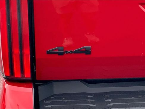 Used 2024 Toyota Tundra Limited AWD/4WD image 10