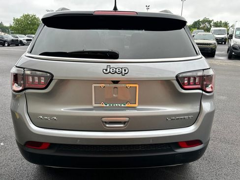 Used 2023 Jeep Compass Limited w/ Sun and Sound Group AWD/4WD image 5