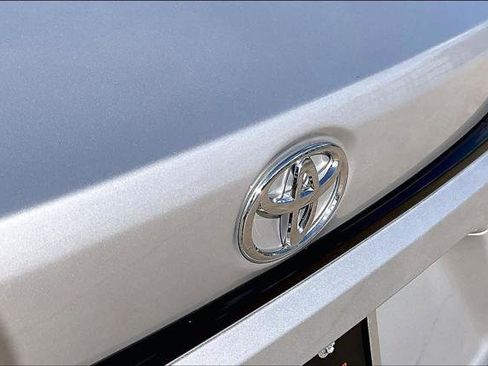 Used 2026 Toyota Corolla LE FWD image 31
