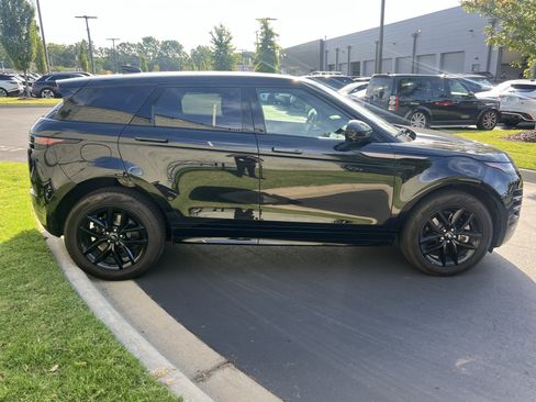Certified 2024 Land Rover Range Rover Evoque Dynamic SE AWD/4WD image 8