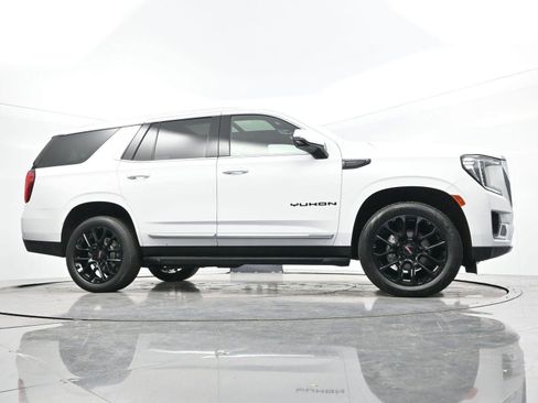Used 2023 GMC Yukon SLT w/ SLT Premium Package image 43