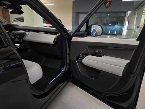 New 2026 Land Rover Range Rover Sport SE AWD/4WD image 12