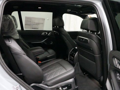 New 2027 BMW X7 xDrive40i w/ M Sport Package AWD/4WD image 10