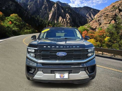 Used 2025 Ford Expedition Max Platinum AWD/4WD image 6